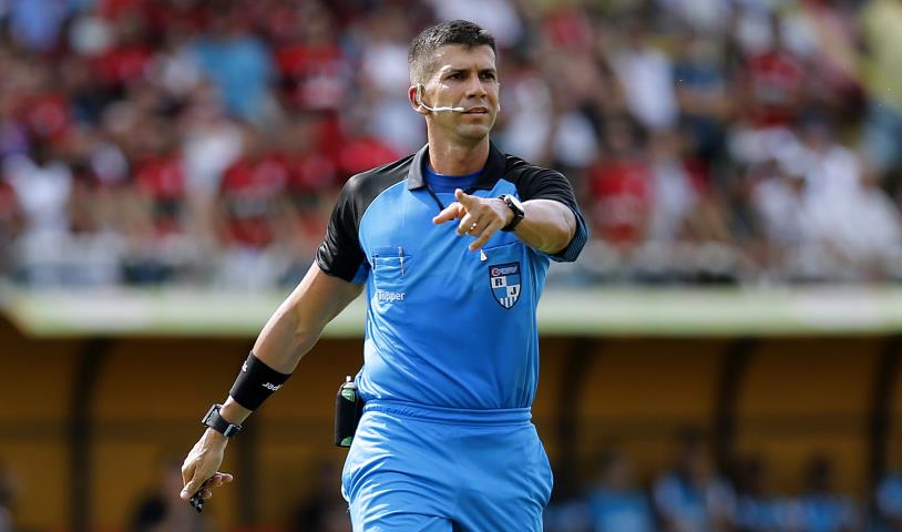Bruno Arleu de Araújo apita a final da Taça Rio