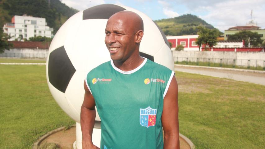 Angra dos Reis apresenta Joílson para a disputa da Série B1