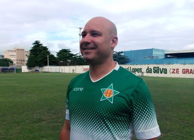 Rogério Corrêa assume o comando da Portuguesa para Copa Rio