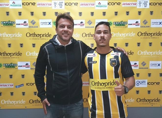 Voltaço apresenta Romarinho para a Série C