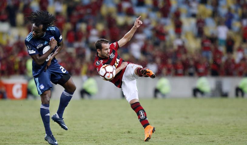Flamengo vence e passa para as oitavas de final da Libertadores