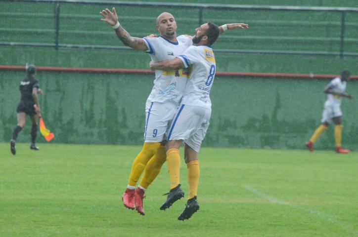 Autor do gol da vitória, Léo Guerreiro elogia estreia do Sampaio Corrêa