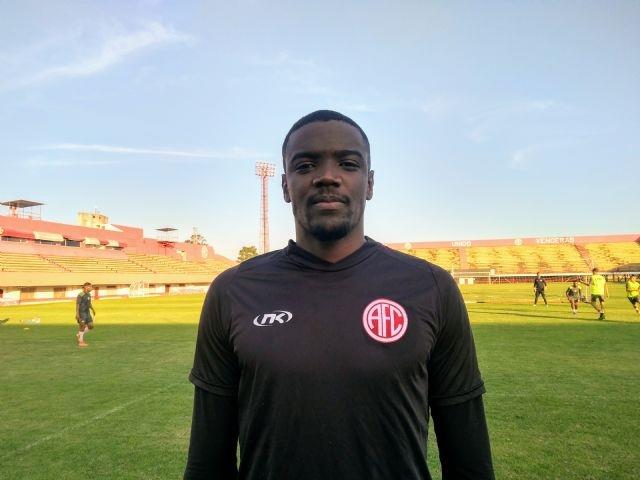 Goleiro Filipe é a novidade no elenco do America