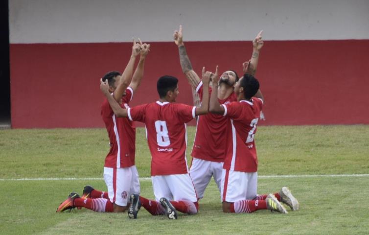 America goleia o Barcelona em Mesquita