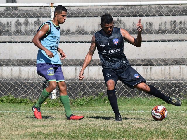 Duque de Caxias vence o Santa Cruz em jogo-treino