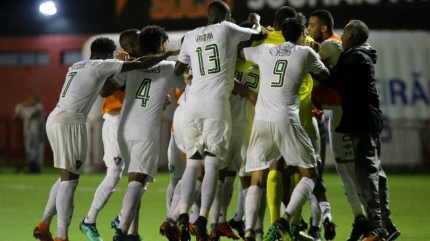 Fluminense vence o Vitória no Barradão