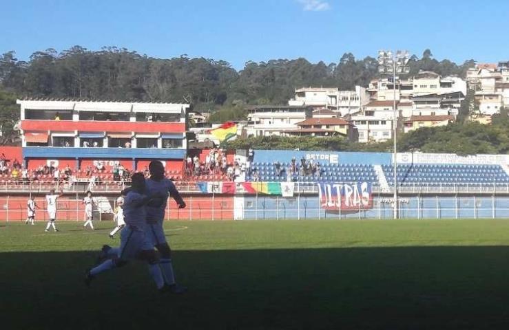 Friburguense vence o "Clássico Serrano" e fica perto da classificação