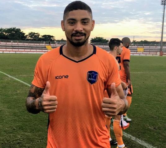 Rodrigo Yuri torce por um tropeço dos adversários e sonha com a vaga