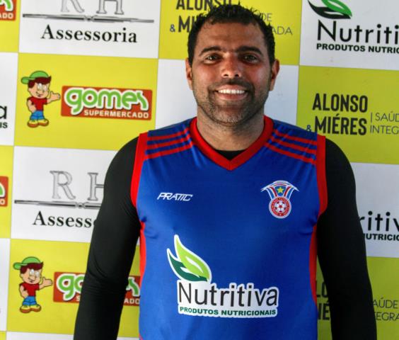 Gonçalense apresenta Marcio Carioca para sequência da temporada