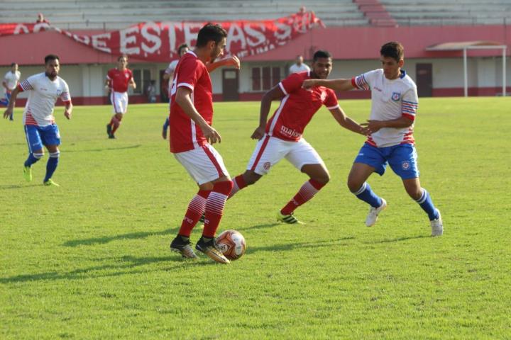 America vira sobre o Friburguense em jogo eletrizante