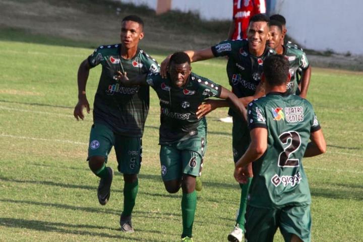 Carapebus vence a primeira na B1