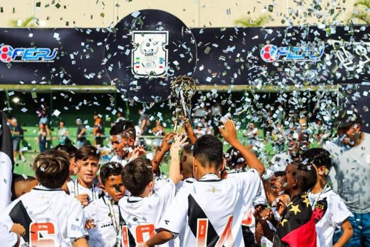 Vasco é campeão da Copa Dente de Leite Sub-10