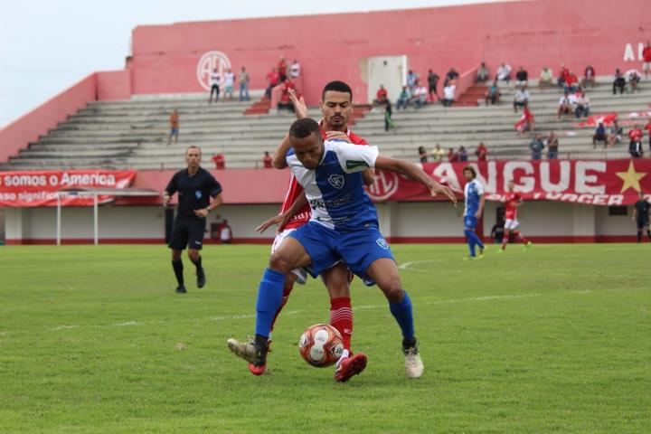 Serrano bate o America e segue vivo na luta contra o rebaixamento