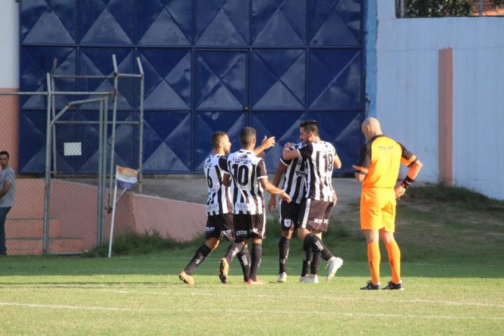 Americano larga na frente nas quartas de final