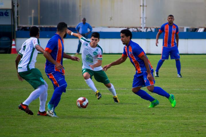 Serra Macaense e Duque de Caxias empatam no Moacyrzão