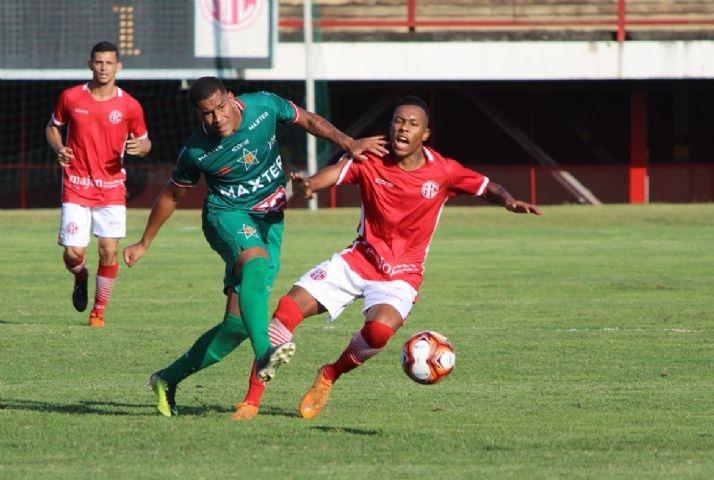 Portuguesa sai na frente do America nas oitavas da Copa Rio