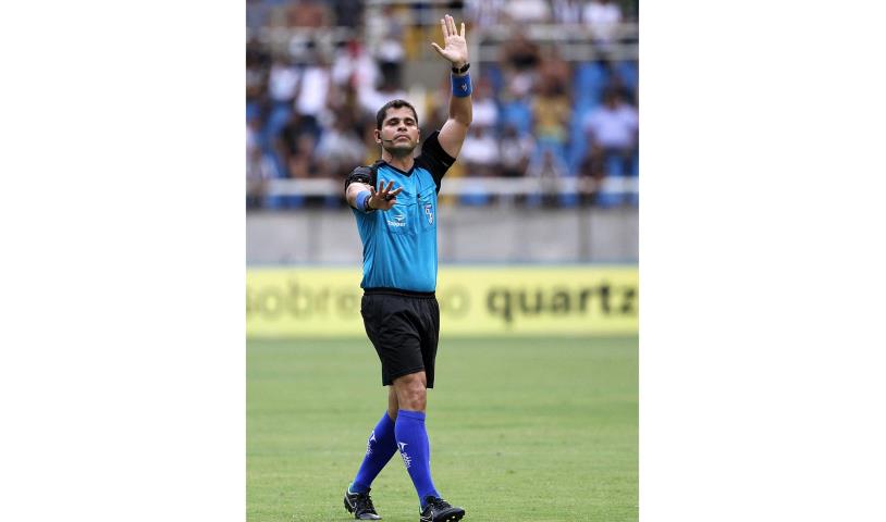 Carlos Eduardo Nunes Braga apita a decisão da Taça Corcovado