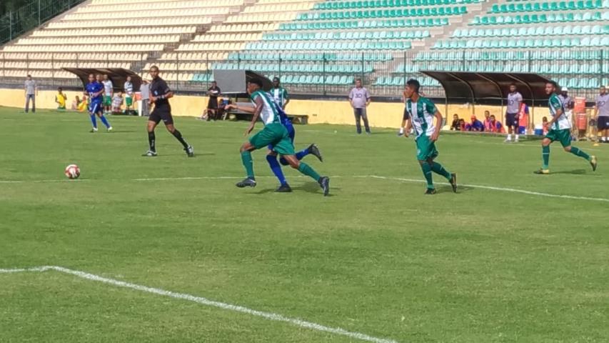 Mageense reverte o placar e conquista o acesso