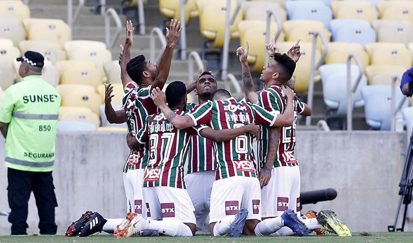 Fluminense vence o clássico e sobe na tabela