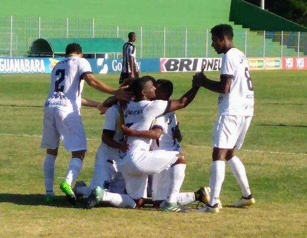 Voltaço vence e ainda sonha com as semifinais