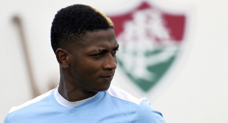 Fluminense assina com atacante Yony Gonzalez