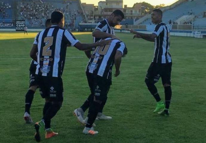 Americano bate o Macaé e coloca a mão na vaga da próxima fase