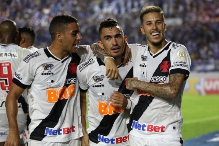 Vasco goleia o CSA-AL em Maceió