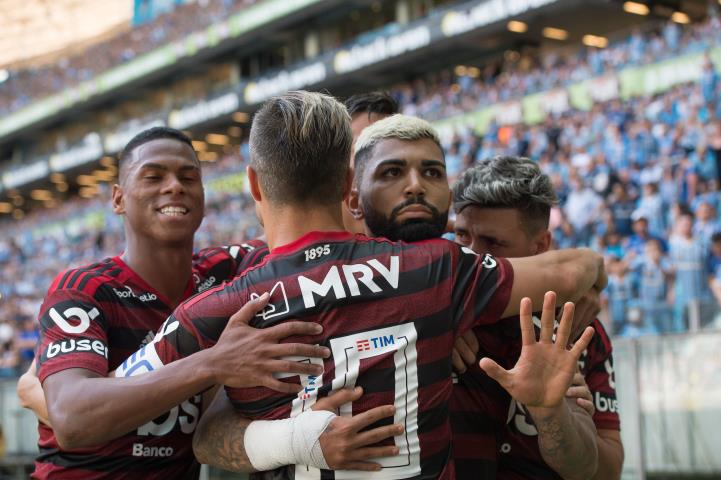 Fla vence o Grêmio e fica muito perto do Hepta