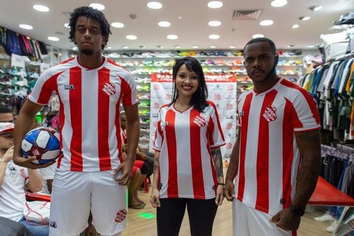 Bangu apresenta novos uniformes