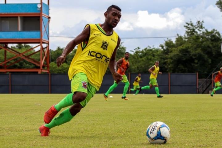 Wellington retorna ao NIFC e encontra motivação para o Carioca