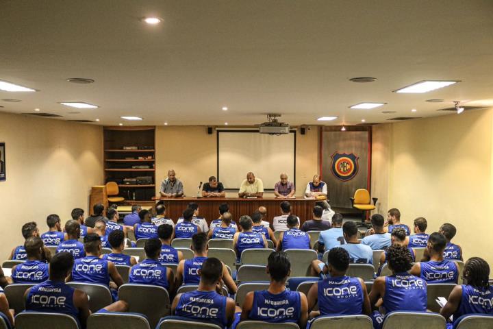 Madureira se apresenta para a temporada de 2020