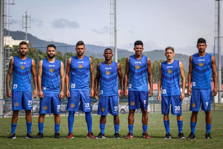 Madureira apresenta mais 7 reforços para o Carioca