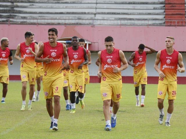 Em número ainda reduzido, America se reapresenta em Mesquita