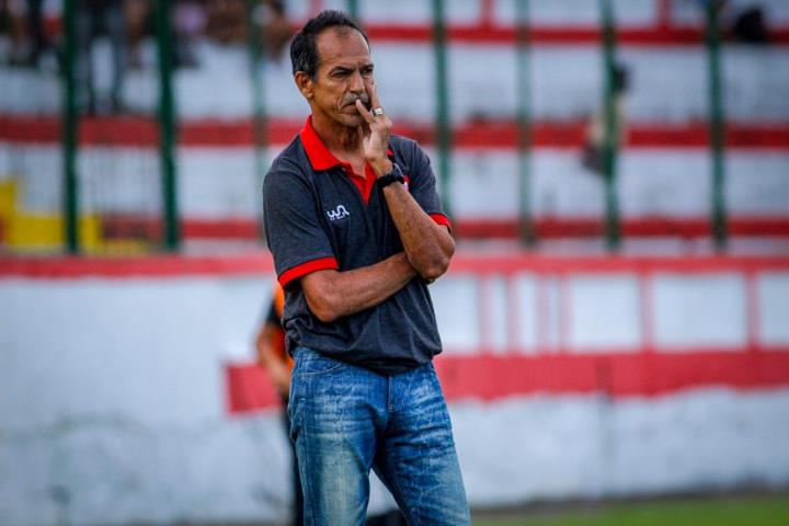 Ado mira a classificação do Bangu