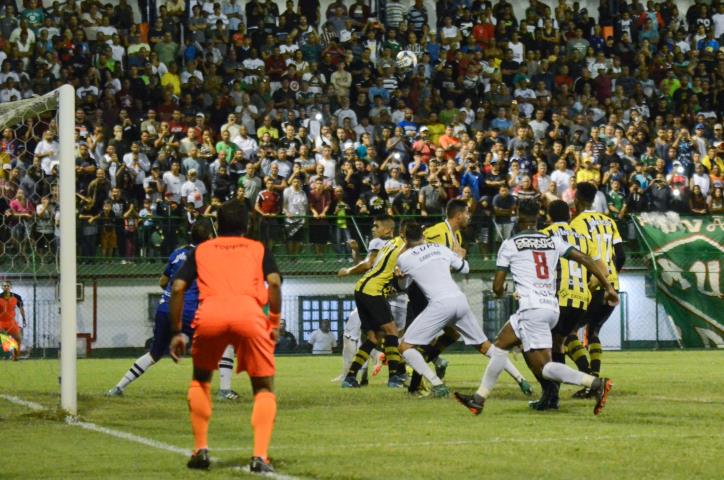 Cabofriense e Volta Redonda empatam e seguem na briga pela Taça Rio
