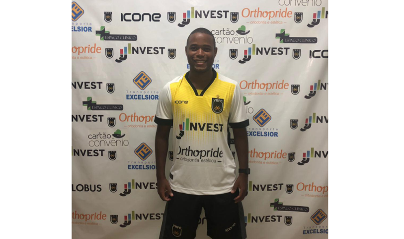 Voltaço acerta com o meia Luciano Naninho