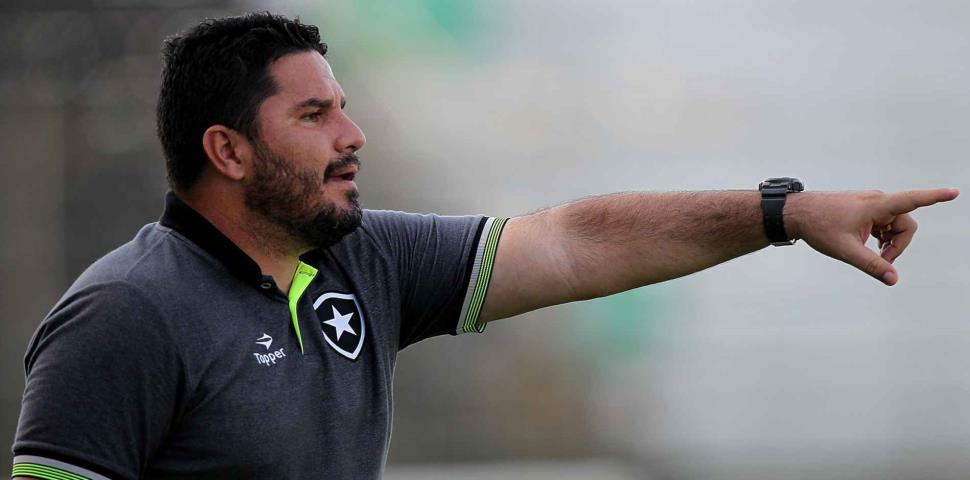 Botafogo anuncia Eduardo Barroca como novo treinador