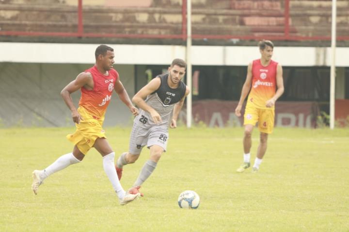 America e Voltaço empatam em jogo-treino