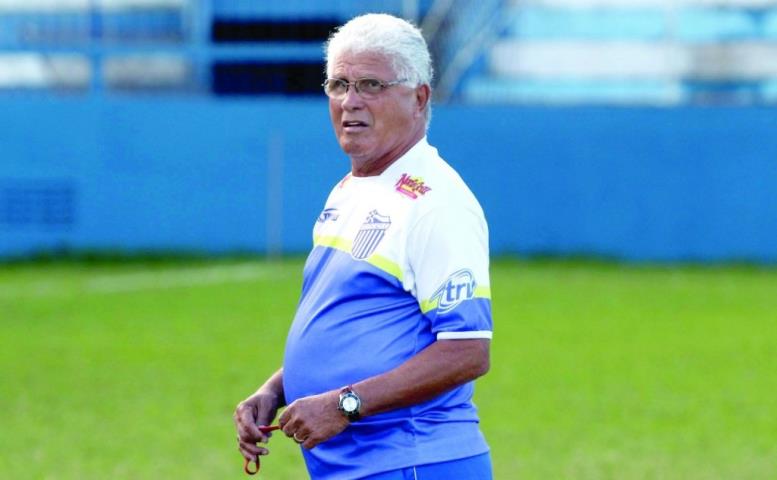 Goytacaz anuncia o desligamento do técnico Paulo Henrique