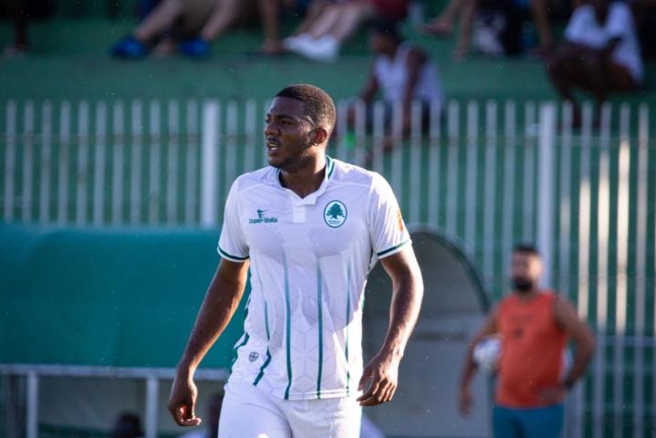 Felipe Augusto celebra boa fase no Boavista