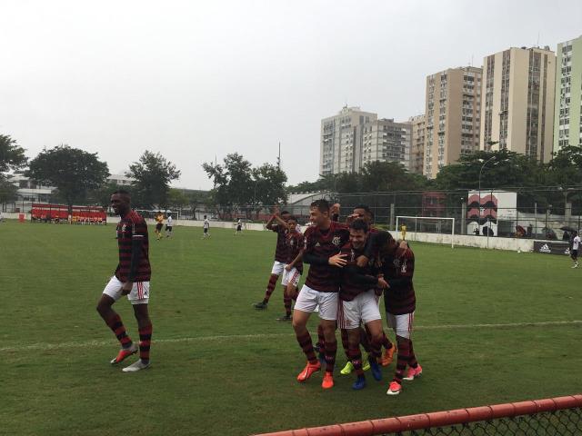 Fla goleia o Vitória pelo Brasileiro Sub-17