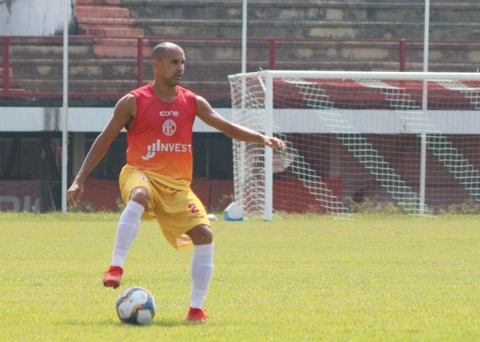 Wagner Diniz ressalta bom ambiente e demonstra ansiedade pela estreia