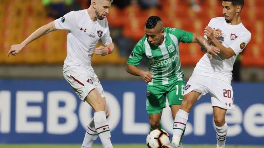 Flu perde, mas segue na Sul-Americana