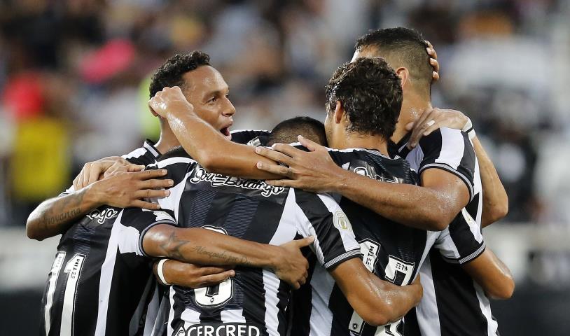 Botafogo vence a segunda seguida no Brasileiro