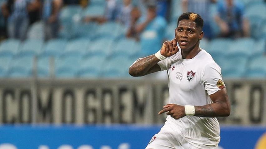Com virada épica, Flu conquista a 1ª vitória no Brasileirão