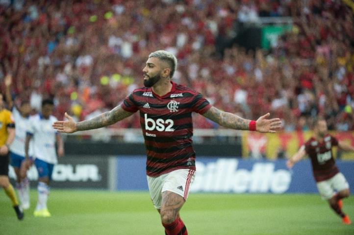 Flamengo bate o Fortaleza-CE e entra no G-4 do Brasileirão