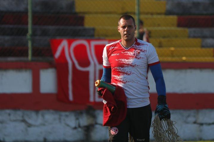 Deola apoia rival após falha e fala sobre a importância de novo triunfo