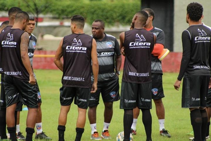 Mário Júnior analisa atuação no clássico e projeta próximas rodadas