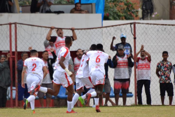 Nova Cidade reverte o placar e segue na Copa Rio