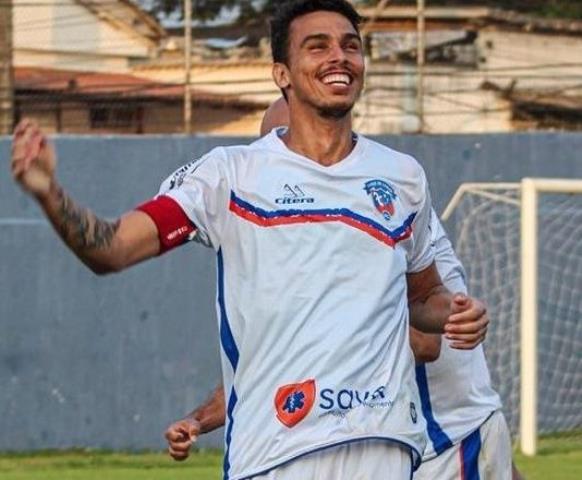Dilsinho comemora o primeiro gol pelo Duque e revela foco no Bonsucesso